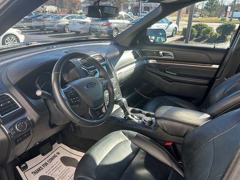 Used 2018 Ford Explorer Limited image 10
