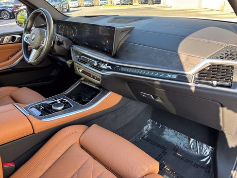 Used 2024 BMW X5 xDrive40i w/ M Sport Package AWD/4WD image 37