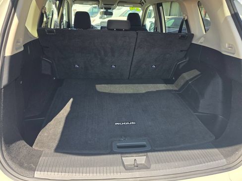 Used 2024 Nissan Rogue S FWD image 16