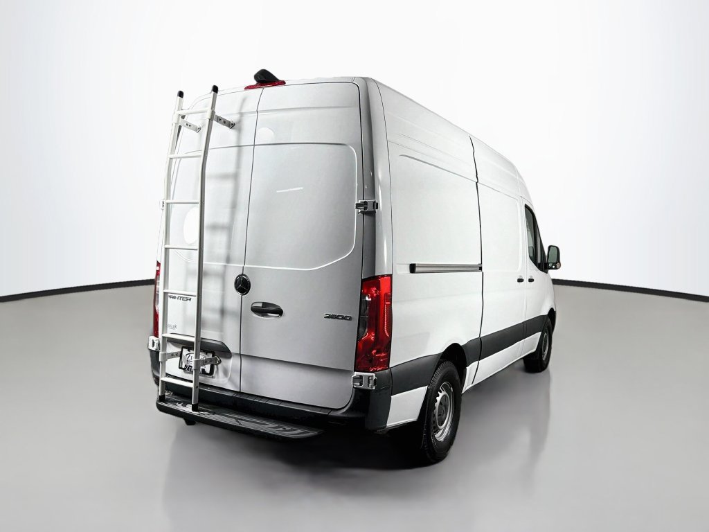 Used 2024 Mercedes-Benz Sprinter 2500 image 7