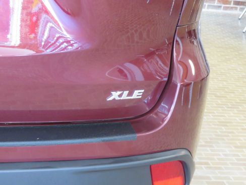 Used 2019 Toyota Highlander SE image 73