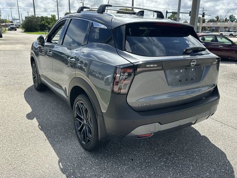 New 2026 Nissan Kicks SR FWD image 8