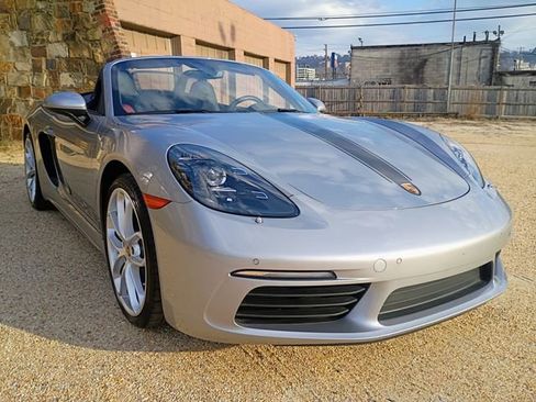 Used 2024 Porsche 718 Boxster image 2