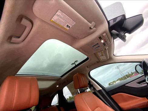 Used 2019 Jaguar F-PACE Portfolio image 13