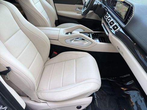 Used 2022 Mercedes-Benz GLS 450 4MATIC image 32