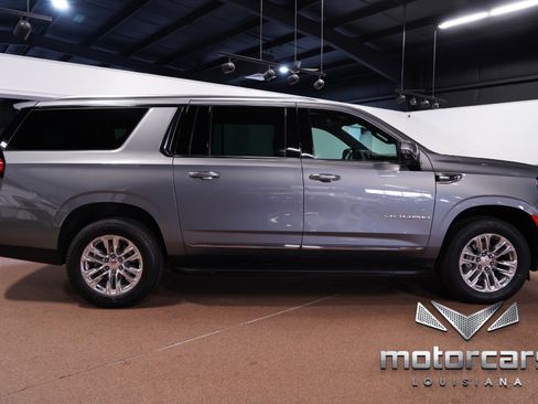 Used 2022 GMC Yukon XL SLT w/ SLT Luxury Package image 8