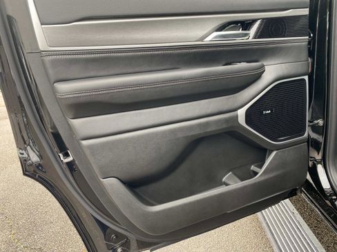 New 2026 Jeep Grand Wagoneer Limited AWD/4WD image 9