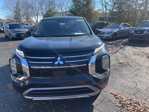 Used 2025 Mitsubishi Outlander SE image 8
