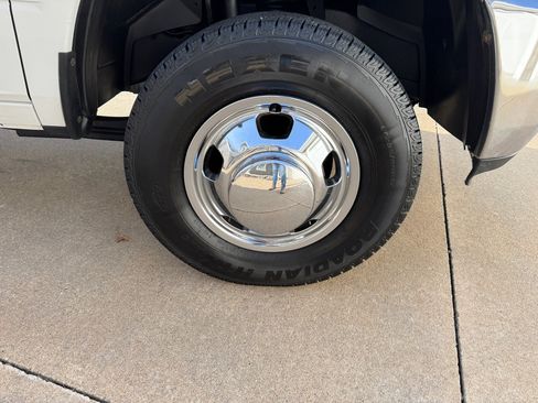 Used 2015 RAM 3500 Tradesman w/ Power & Remote Entry Group image 27