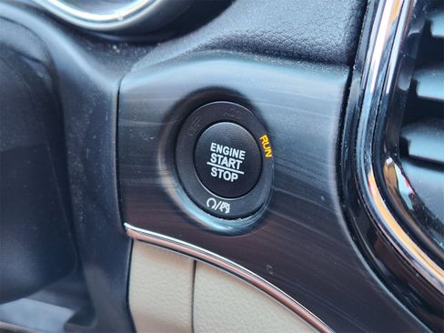 Used 2019 Jeep Grand Cherokee Limited image 22