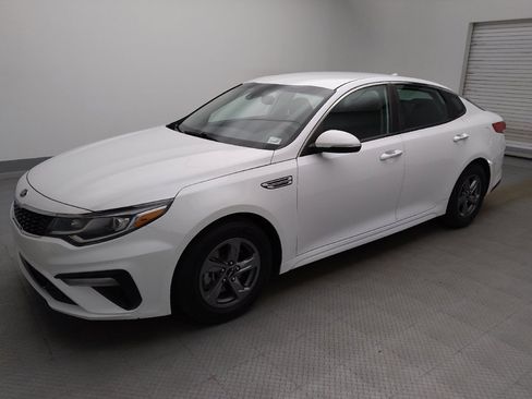 Used 2020 Kia Optima LX FWD image 2