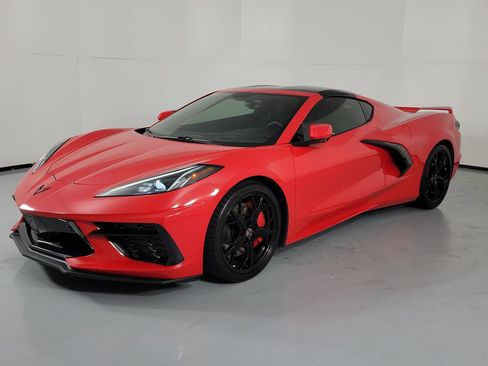 Used 2022 Chevrolet Corvette Stingray Premium Cpe w/ Z51 Performance Package RWD image 2