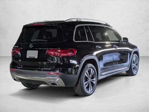 Certified 2025 Mercedes-Benz GLB 250 image 8