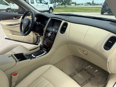 Used 2016 INFINITI QX50 AWD w/ Deluxe Touring Package image 38