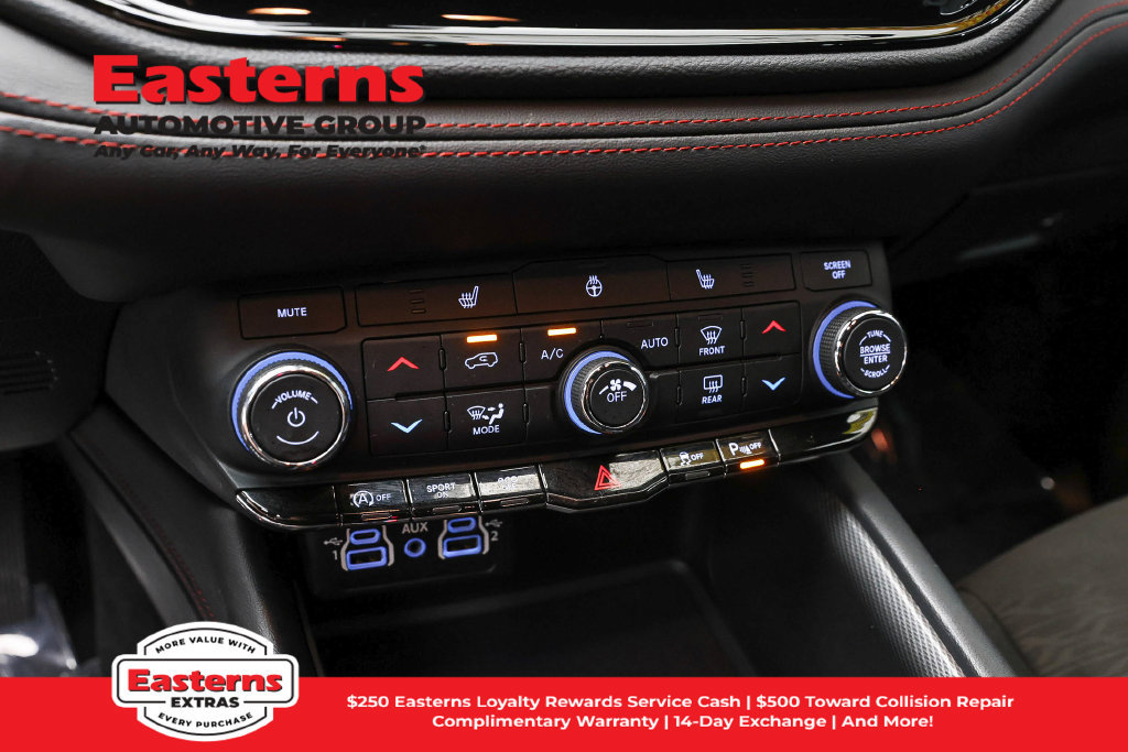 Used 2025 Dodge Durango GT RWD image 21