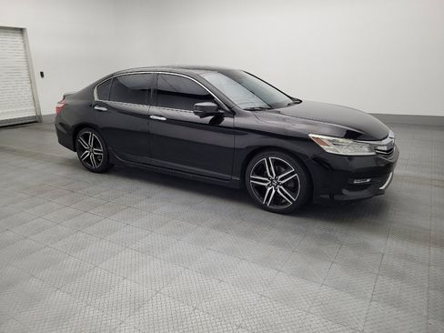 Used 2016 Honda Accord Touring image 11