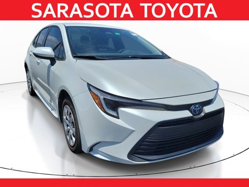Used 2024 Toyota Corolla LE FWD image 1