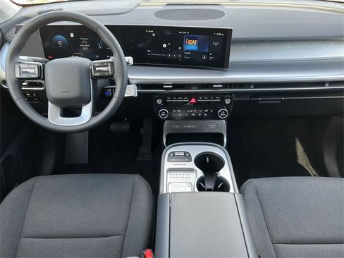 New 2026 Hyundai Ioniq 9 SE image 2