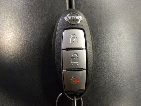 Used 2021 Nissan Rogue S FWD image 32
