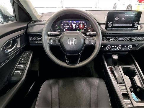 Used 2023 Honda Accord EX image 17