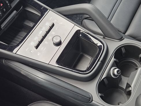 Used 2024 Porsche Cayenne S image 20