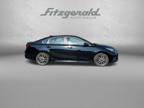 Used 2023 Kia Forte GT-Line w/ GT-Line Premium Package FWD image 9
