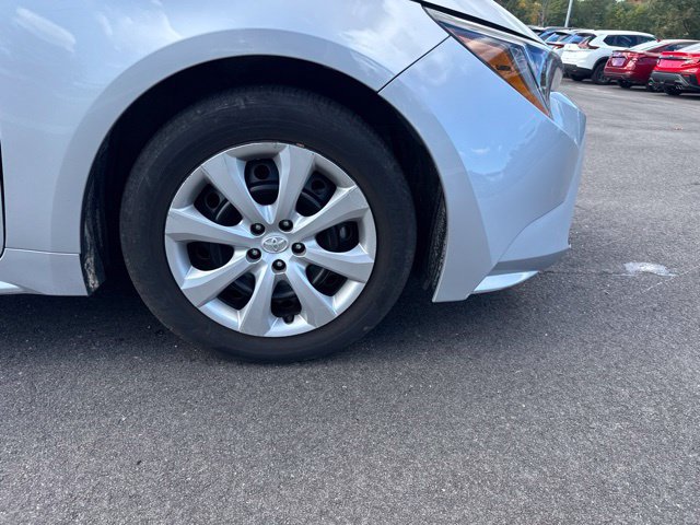 Used 2025 Toyota Corolla LE FWD image 9