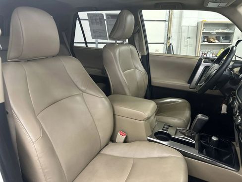 Used 2012 Toyota 4Runner SR5 image 29