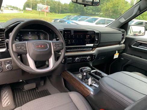 Used 2025 GMC Sierra 1500 Elevation w/ Preferred Package AWD/4WD image 15