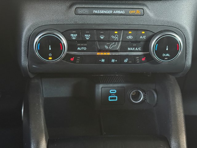 Used 2023 Ford Escape ST-Line AWD/4WD image 4