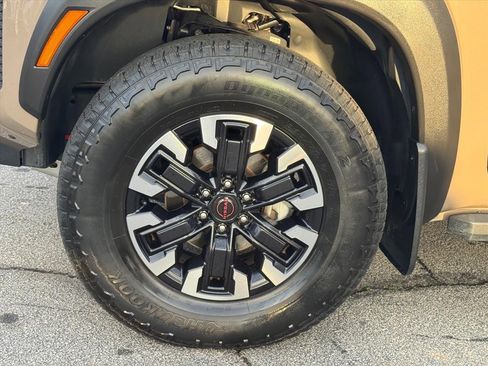 Certified 2023 Nissan Frontier PRO-4X w/ Pro Convenience Package image 9