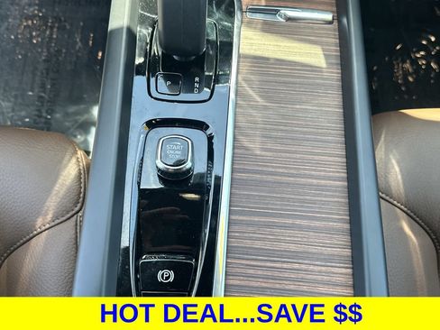 Used 2023 Volvo XC60 B5 Plus w/ Protection Package Premier AWD/4WD image 19