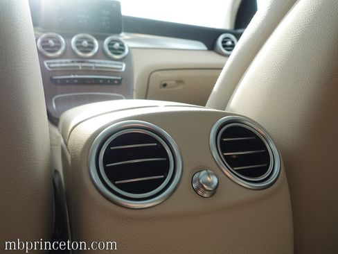 Certified 2021 Mercedes-Benz GLC 300 4MATIC image 18