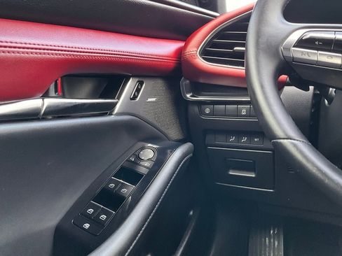 Used 2020 MAZDA MAZDA3 AWD Hatchback w/ Appearance Package image 22