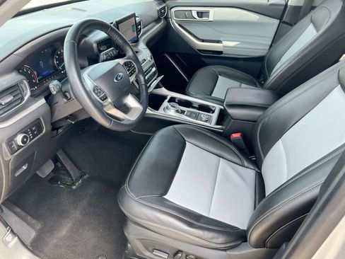 Used 2023 Ford Explorer XLT w/ Equipment Group 202A AWD/4WD image 10