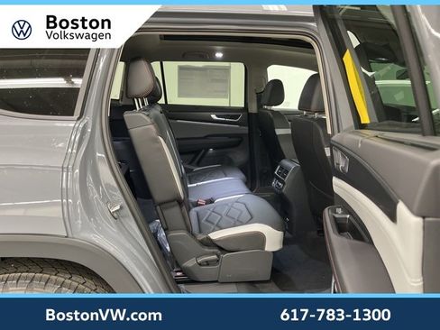 New 2026 Volkswagen Atlas Peak Edition image 14