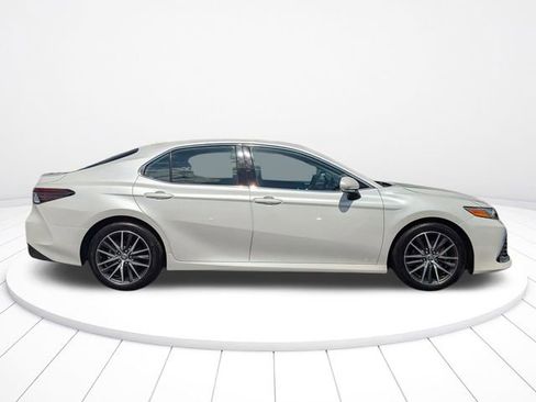 Used 2023 Toyota Camry XLE image 2