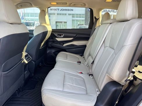 Used 2022 Subaru Ascent Limited image 11