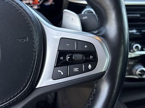 Used 2022 BMW M550i xDrive w/ Dynamic Handling Package image 12