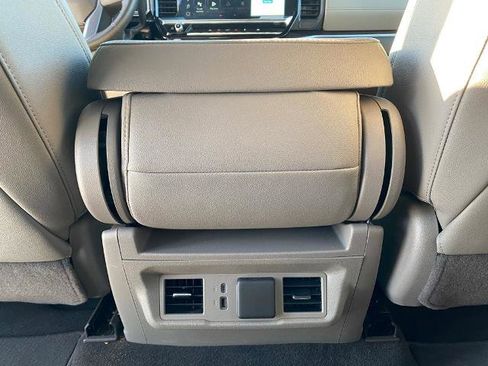 Used 2025 GMC Sierra 1500 SLT image 28