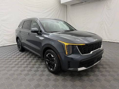 Used 2024 Kia Sorento S FWD image 4