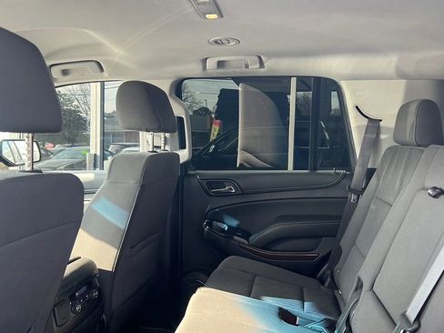 Used 2017 GMC Yukon SLE w/ SLE Value Package image 31