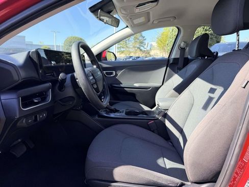 Used 2025 Kia K4 LXS image 19