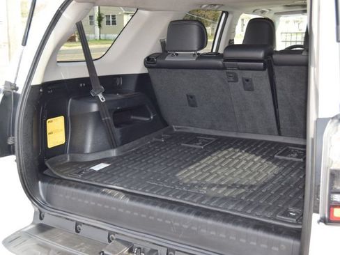 Used 2022 Toyota 4Runner SR5 Premium w/ Moonroof Package AWD/4WD image 16