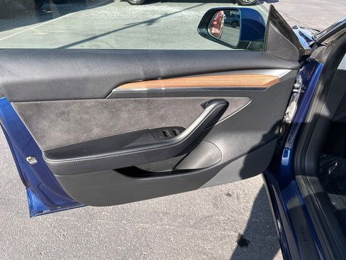 Used 2022 Tesla Model 3 Long Range image 9