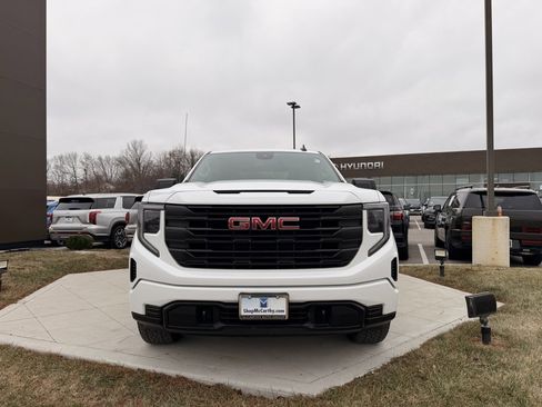 Used 2024 GMC Sierra 1500 Pro w/ Graphite Edition image 8