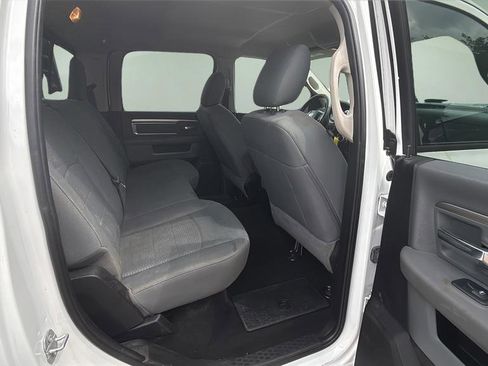 Used 2018 RAM 3500 SLT AWD/4WD image 16