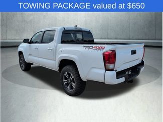 Used 2016 Toyota Tacoma TRD Sport w/ Towing Package AWD/4WD video 3
