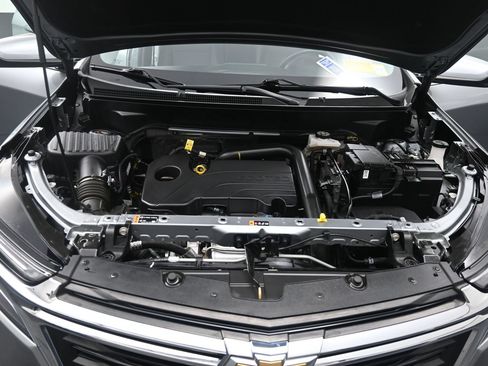 Used 2024 Chevrolet Equinox LT AWD/4WD image 12