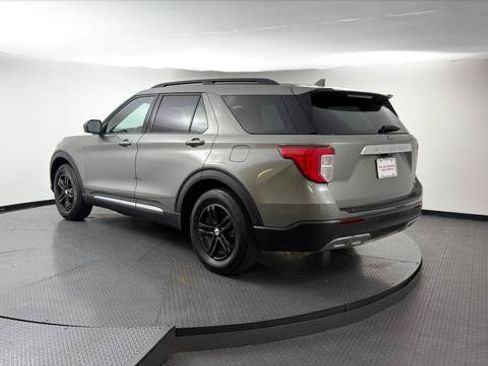 Used 2020 Ford Explorer XLT w/ Equipment Group 202A RWD image 6